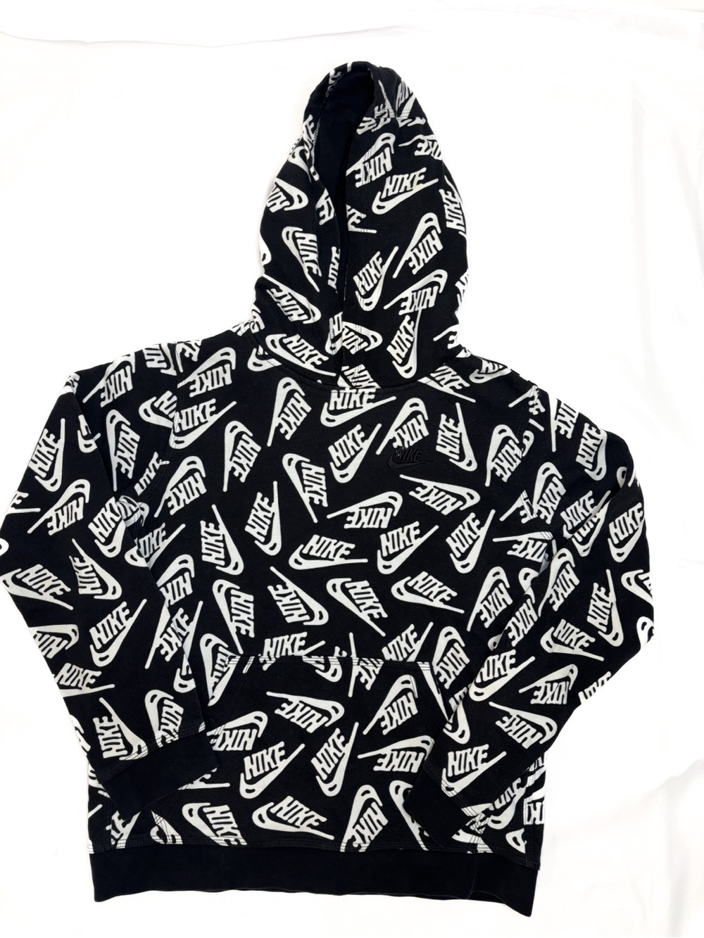 Nike Black & White Allover Hoodie and Logo Jogger Pants Set - Kids - Picture 3 of 6